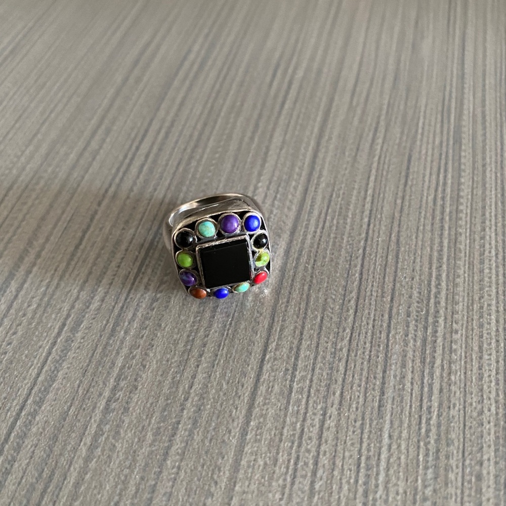 Ring - Picture 2 of 6
